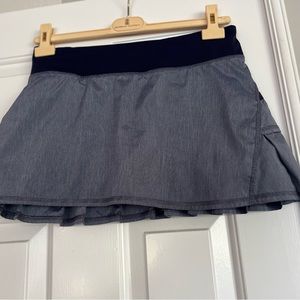 LuLemon Pace Setter Skirt. Navy/White Stripes Size 6 Regular. Great Condition.